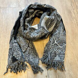 IT'S A NEW VISION | 100% Wool Scarf | Black and Grey